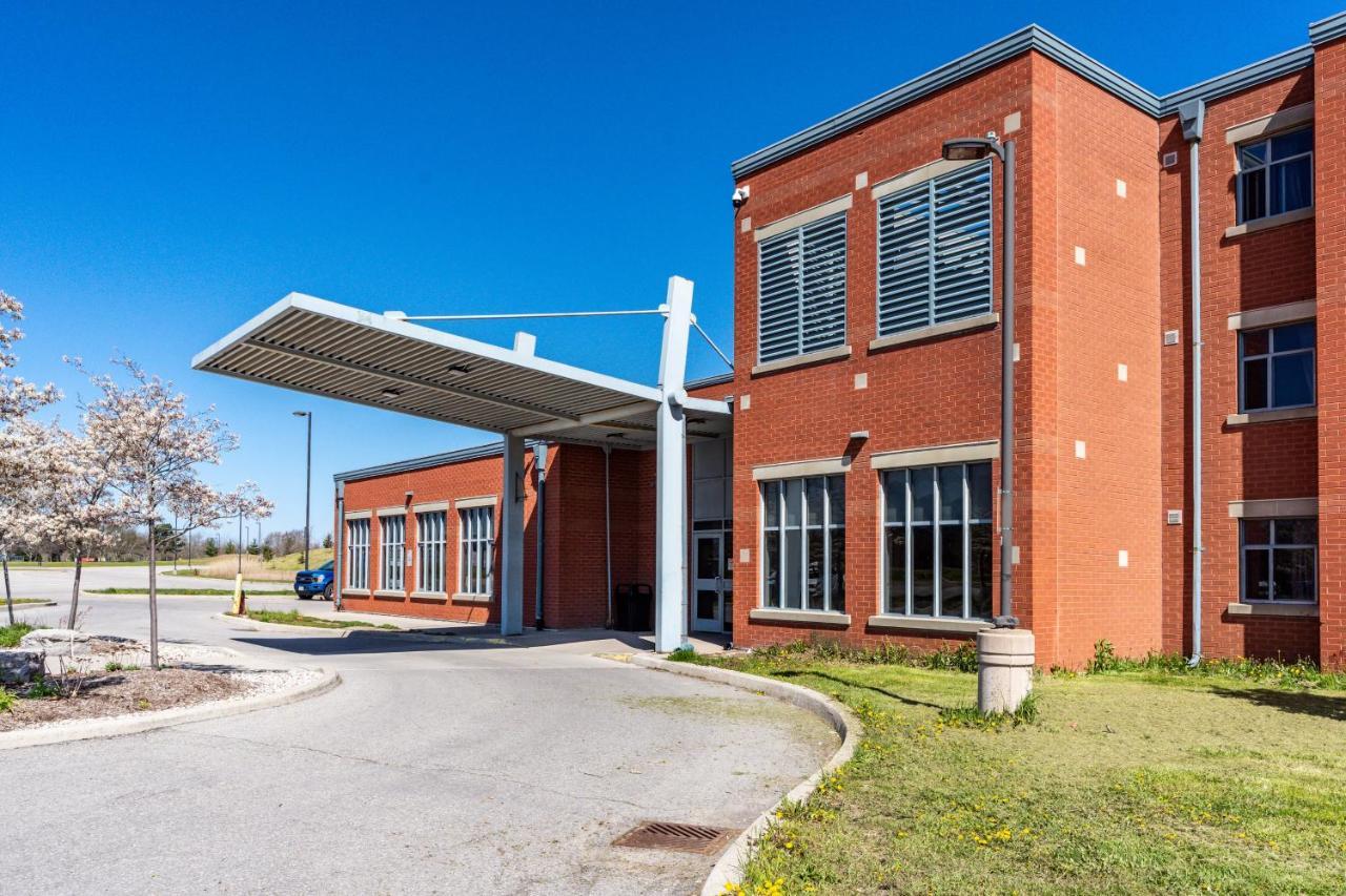 Residence & Conference Centre - Уеланд Екстериор снимка